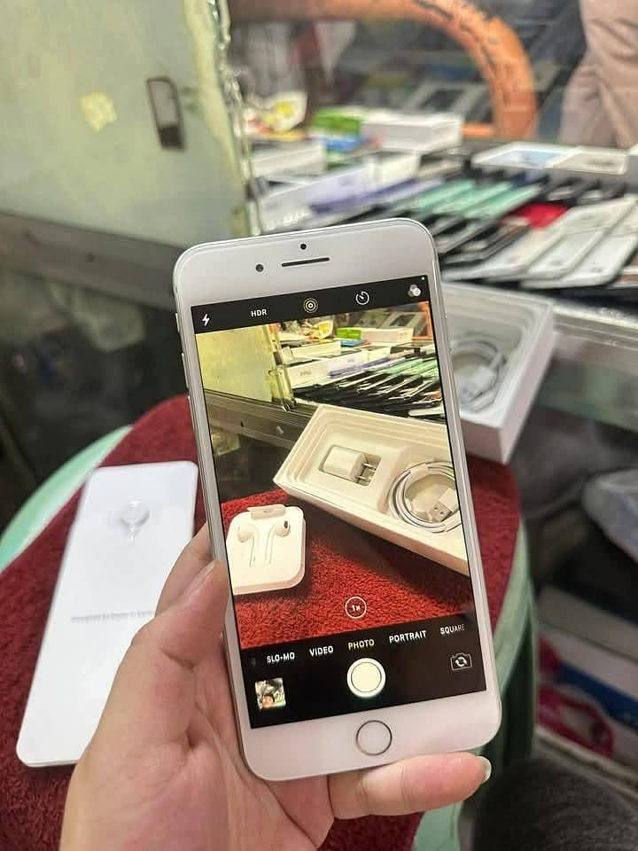 Apple iPhone 7 Plus 5