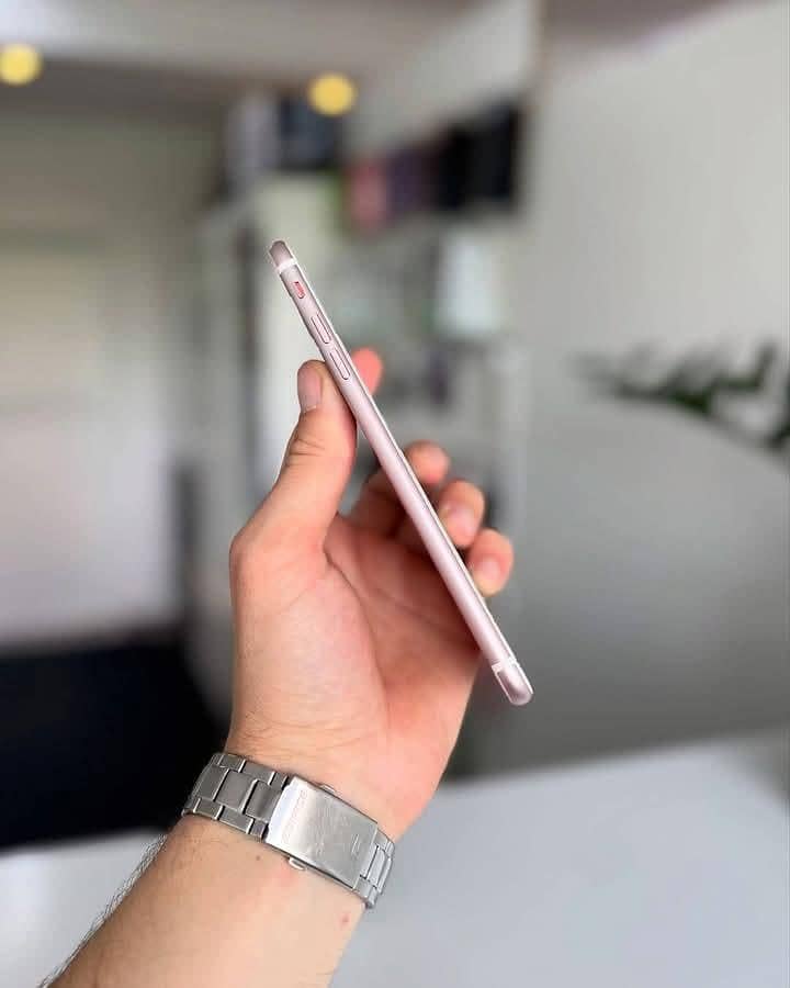 Apple iPhone 7 Plus 1