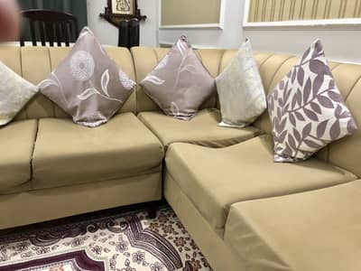 L-shaped sofa set