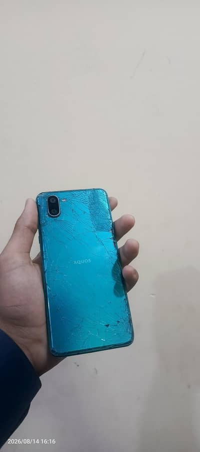 Sharp Aquos R3
