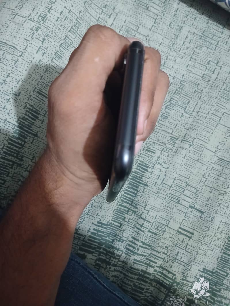 Apple iPhone X 5