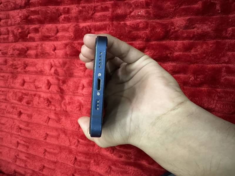 Apple iPhone 12 1