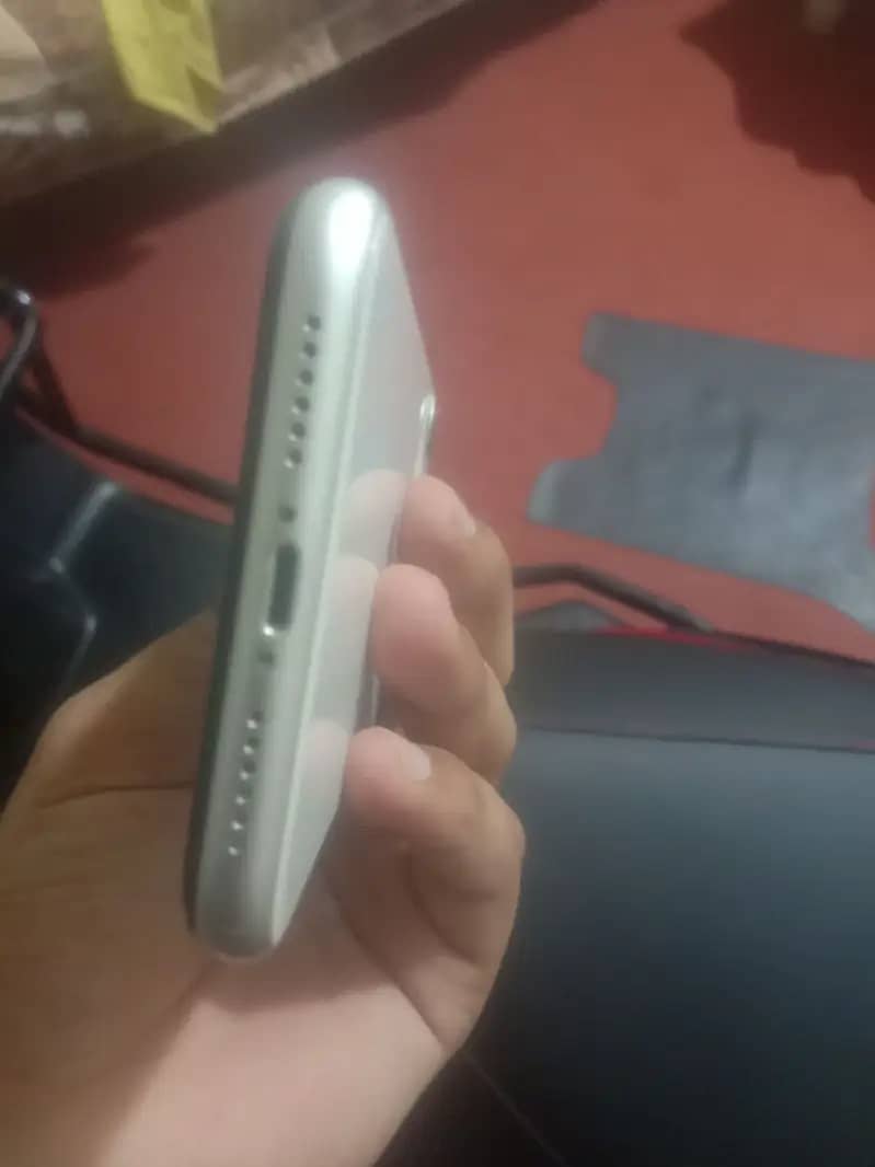 Apple iPhone 11 2