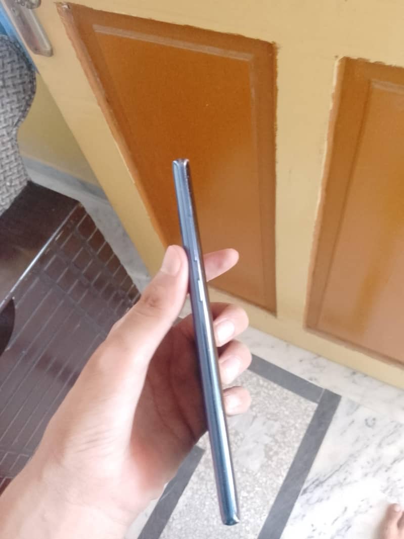Samsung Mobile Note 8 1