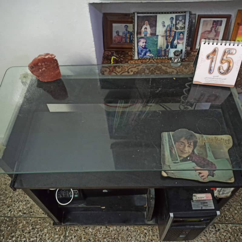 used computer/study table  کمپیوٹر سٹڈی ٹیبل 0