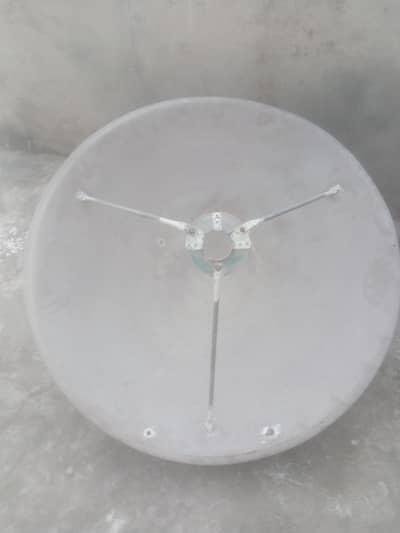 Satellite Dish with Neoset LNB & Star Trak ST-5400 Receiver