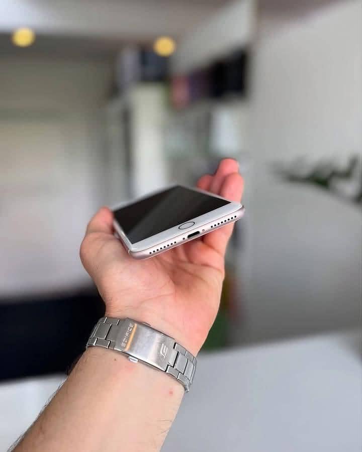 Apple iPhone 7 Plus 1