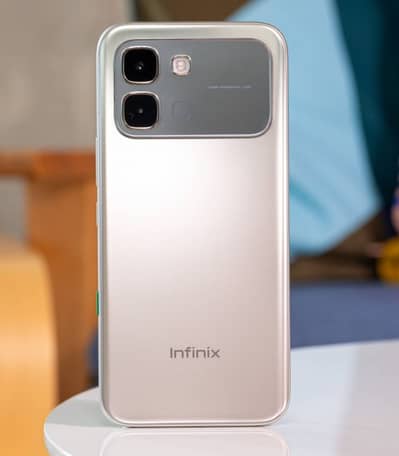 infinix note edge 5G lunar titanium color