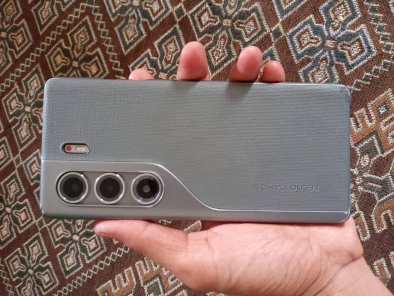 Tecno CAMON 40 Pro 3