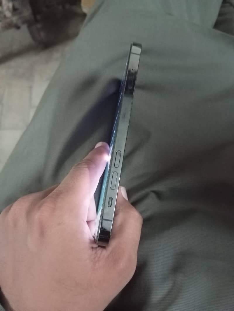 Apple iPhone 12 Pro 1