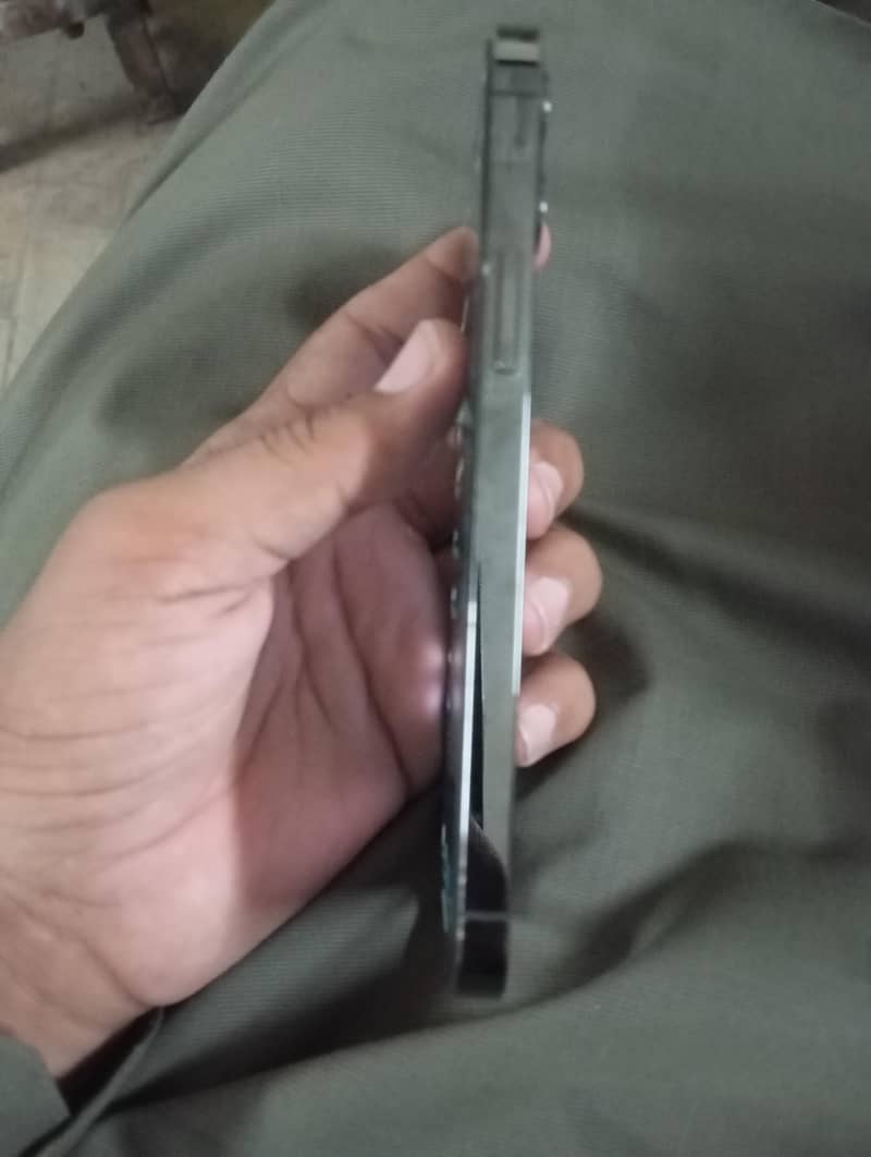 Apple iPhone 12 Pro 3