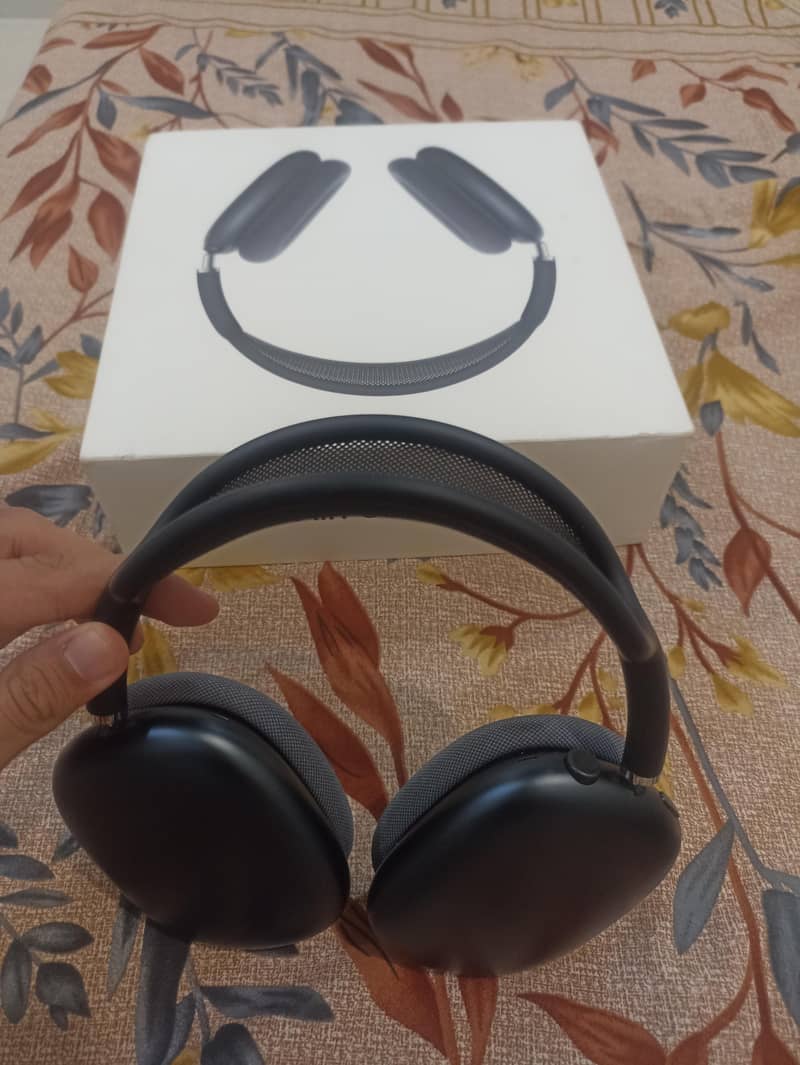 airpods max 1