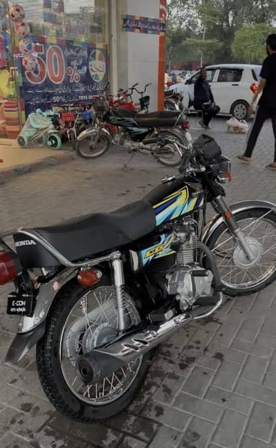 Orignal 8000 chala hua