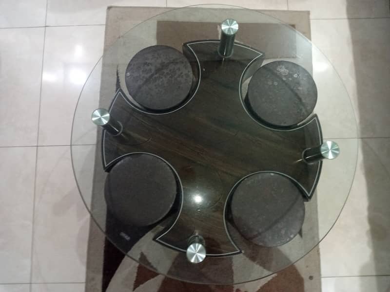Centre Table with 4 stools 1
