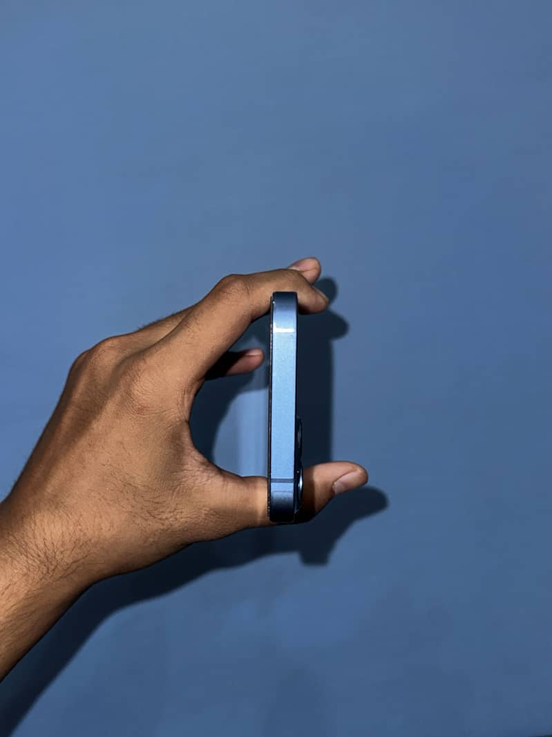 Apple iPhone 13 4