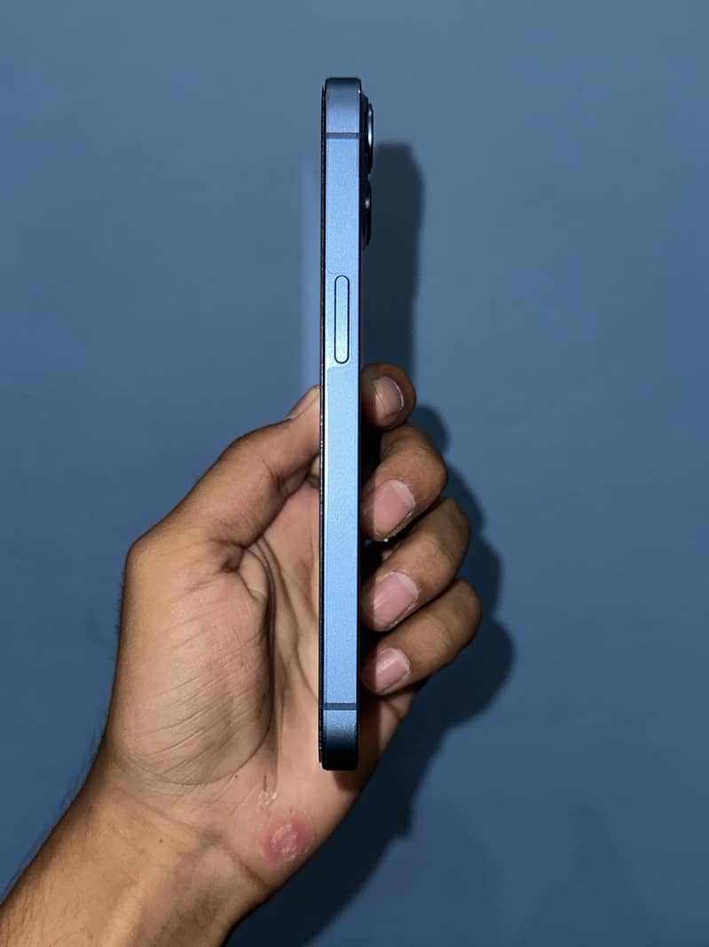 Apple iPhone 13 7