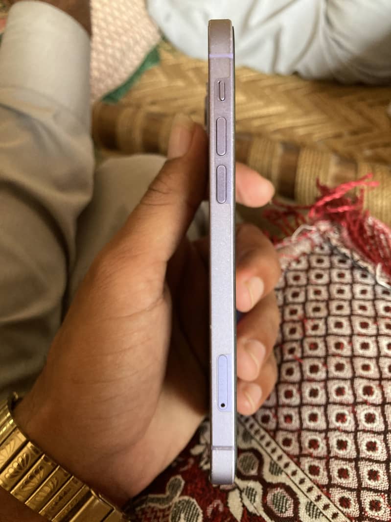 Apple iPhone 12 1