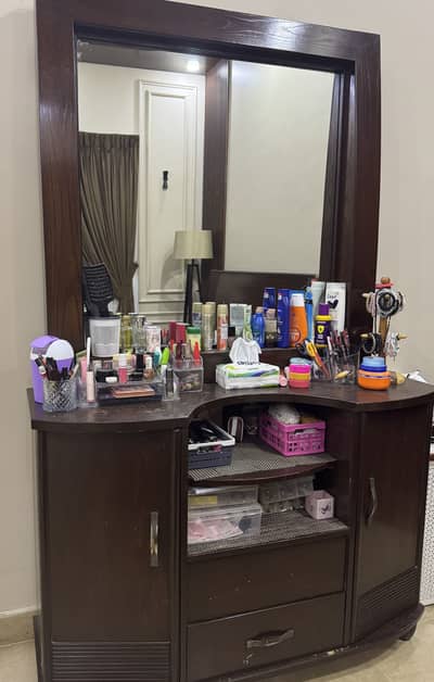 Dressing table