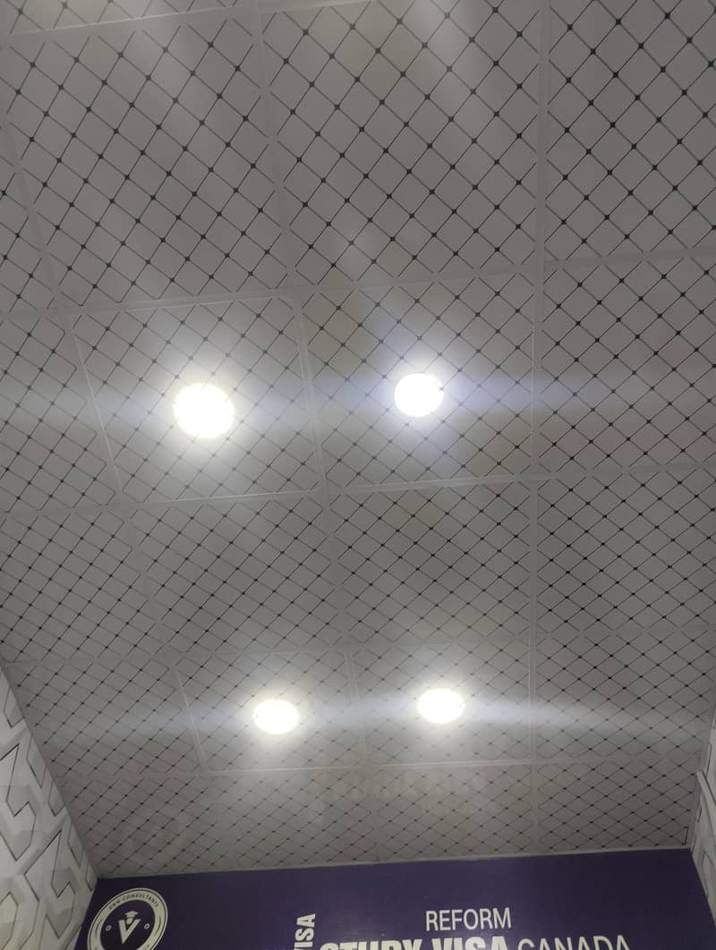 Ceiling 0