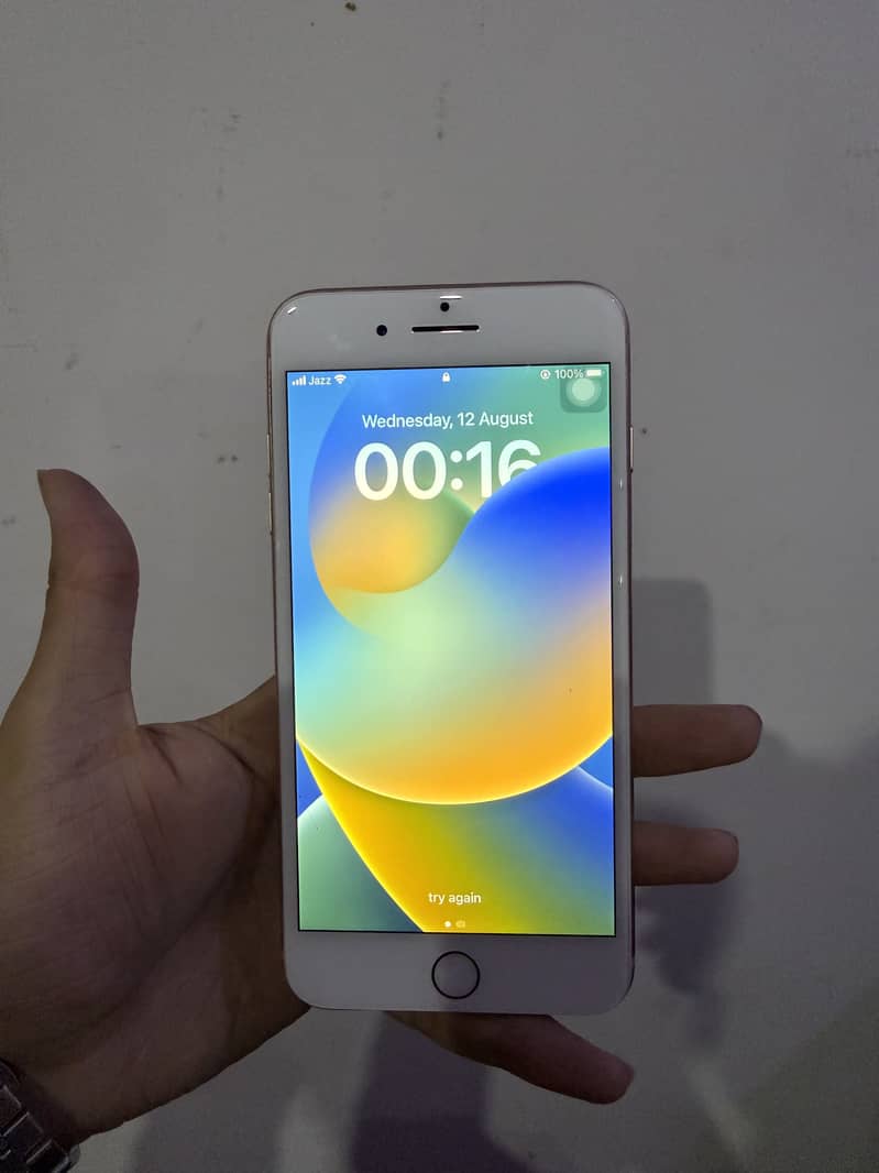 Apple iPhone 8 Plus 3