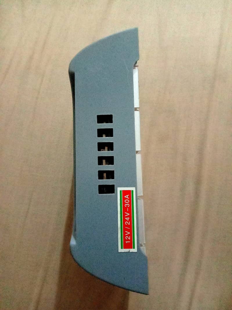 mppt solar charge controller 1