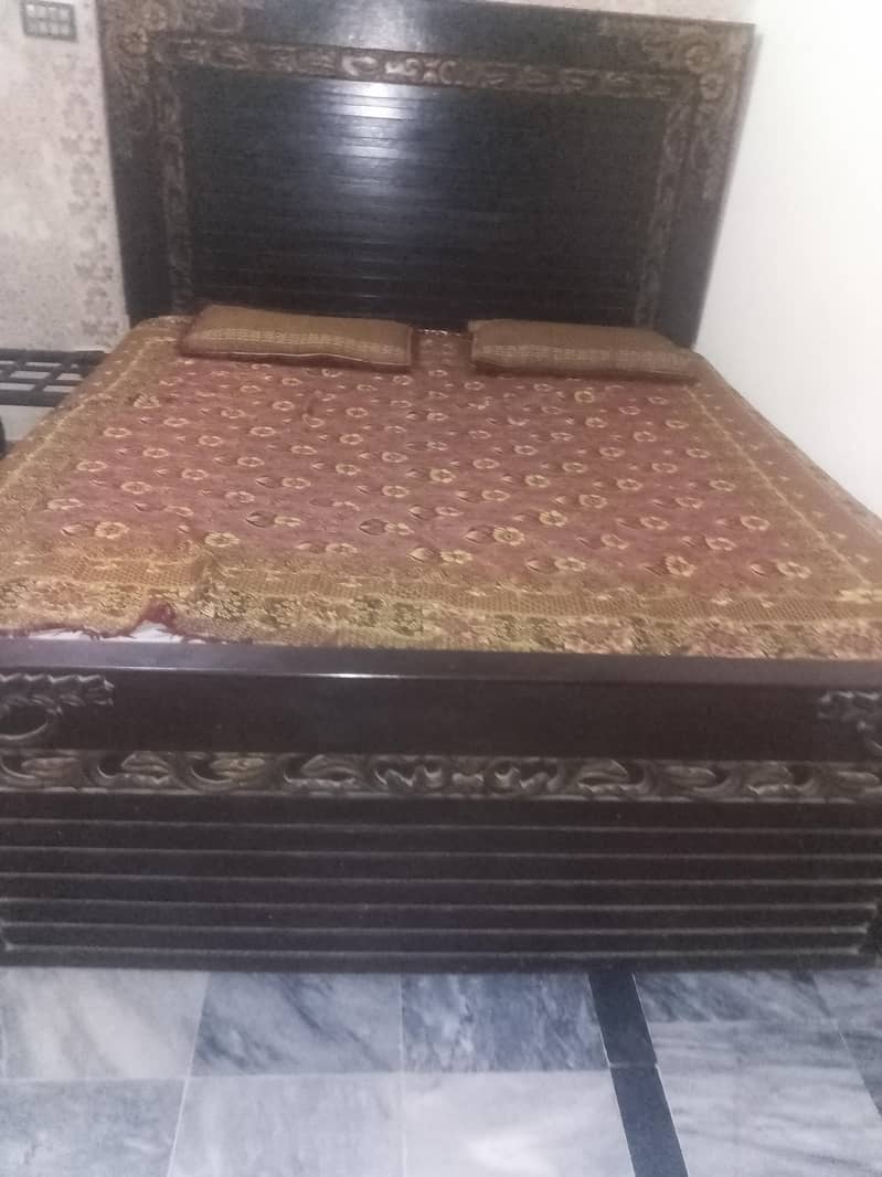 Double bed without mattress 0