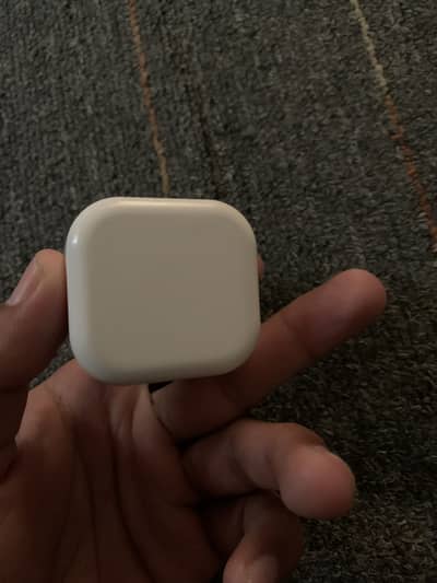 20W adapter hai 20 days used