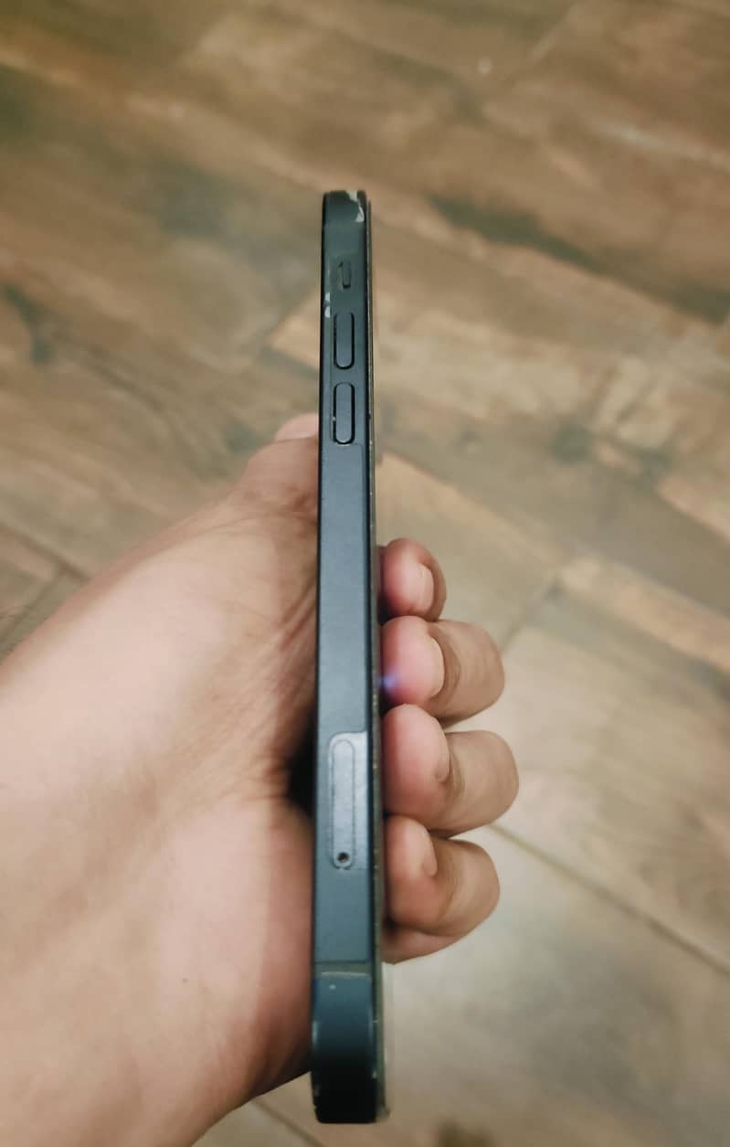 Apple iPhone 12 7