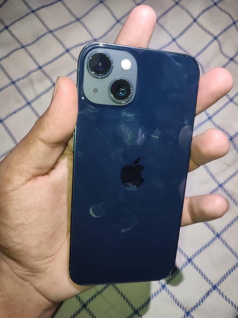 Apple iPhone 13 5