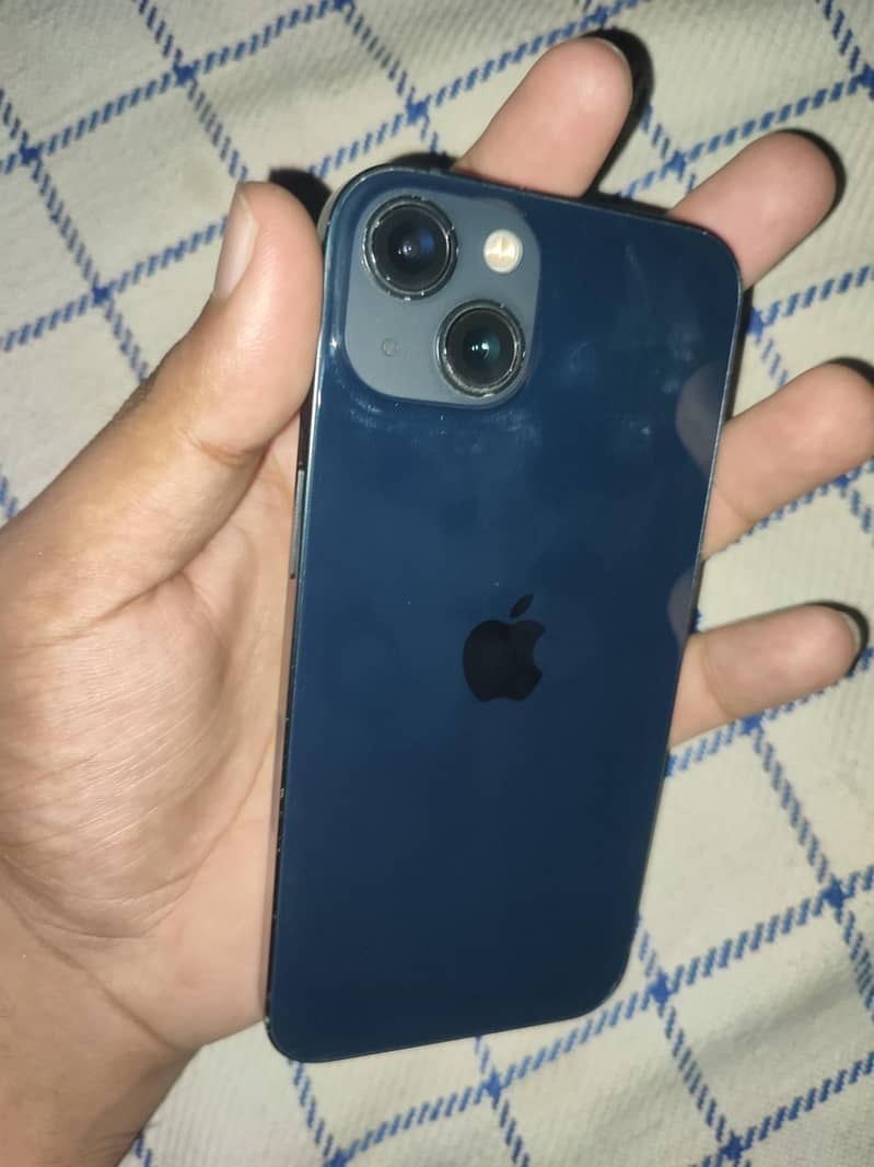 Apple iPhone 13 8