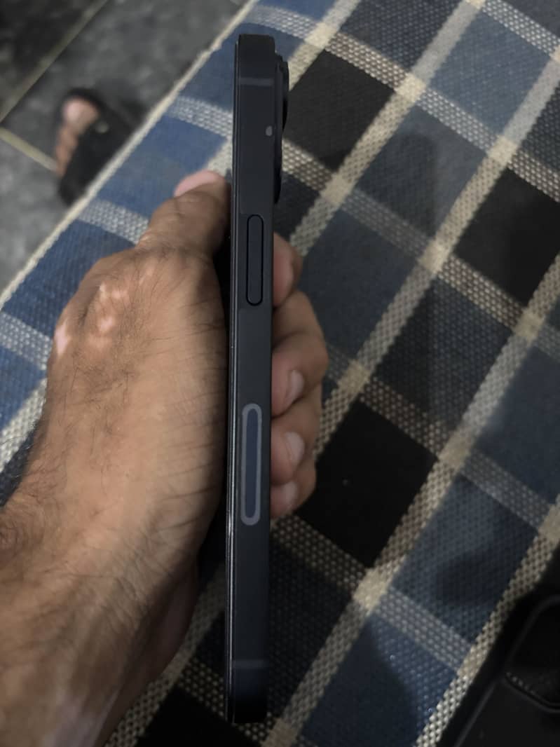 Apple iPhone 14 4