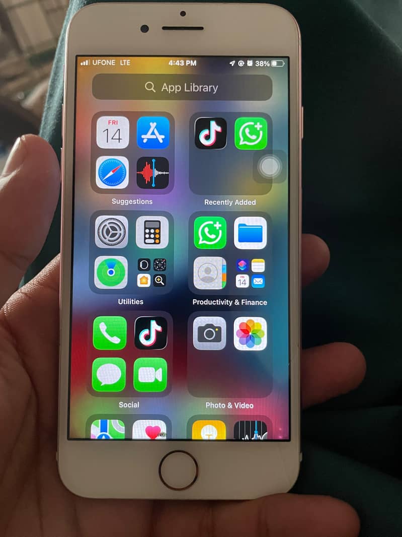 Apple iPhone 7 0