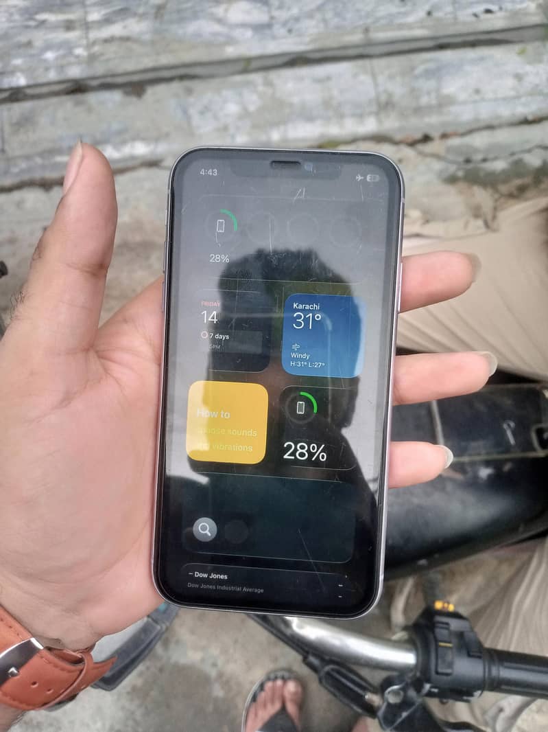 Apple iPhone 11 4