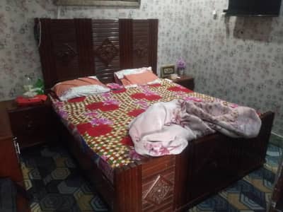 one Bed and two side tables