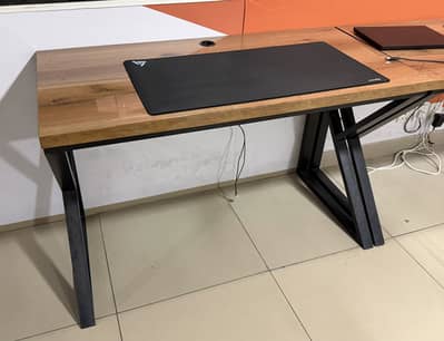 Office Desks for Sale (Like New)