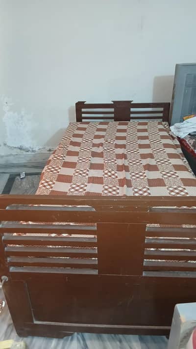 100% wooden bed