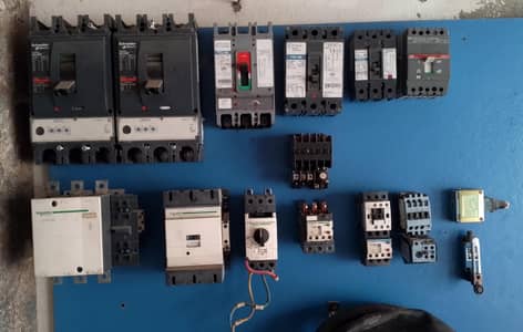 breaker 400 amps 3pole Schneider