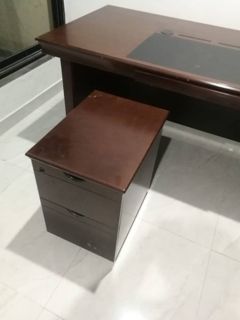 Table and filing console 9