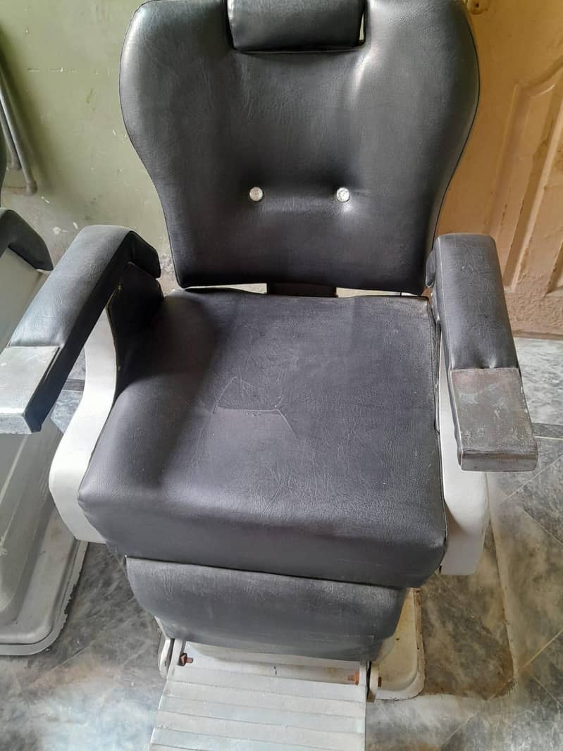 parlor charis 2