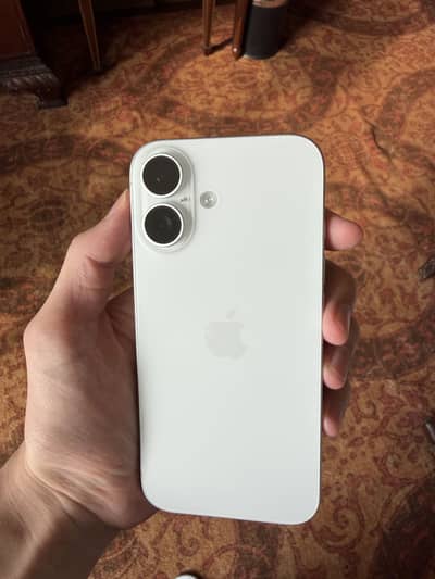 Apple iPhone 16