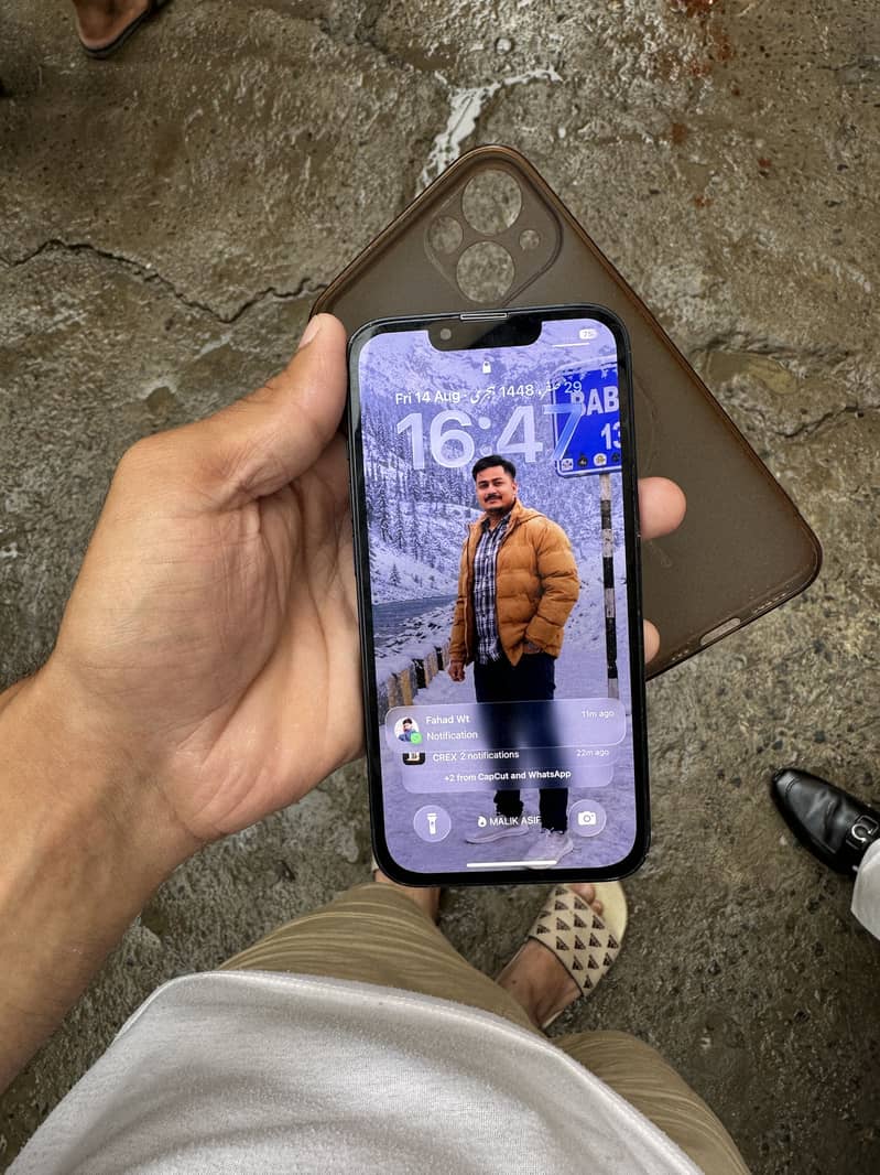 Apple iPhone 13 6