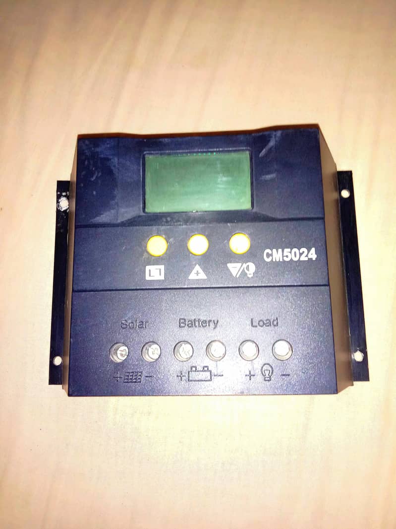 PWM solar charge controller 0