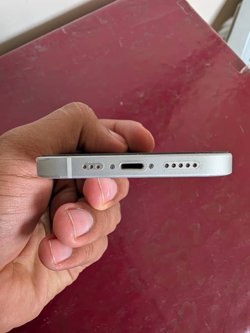 iPhone 12 6