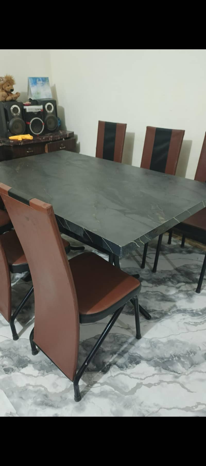 6 seaters dining table 1
