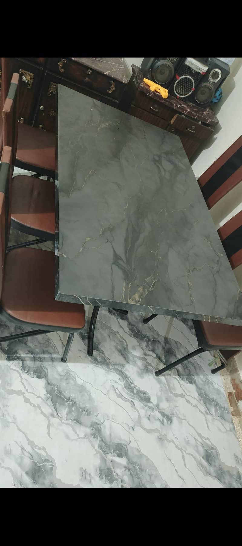 6 seaters dining table 3