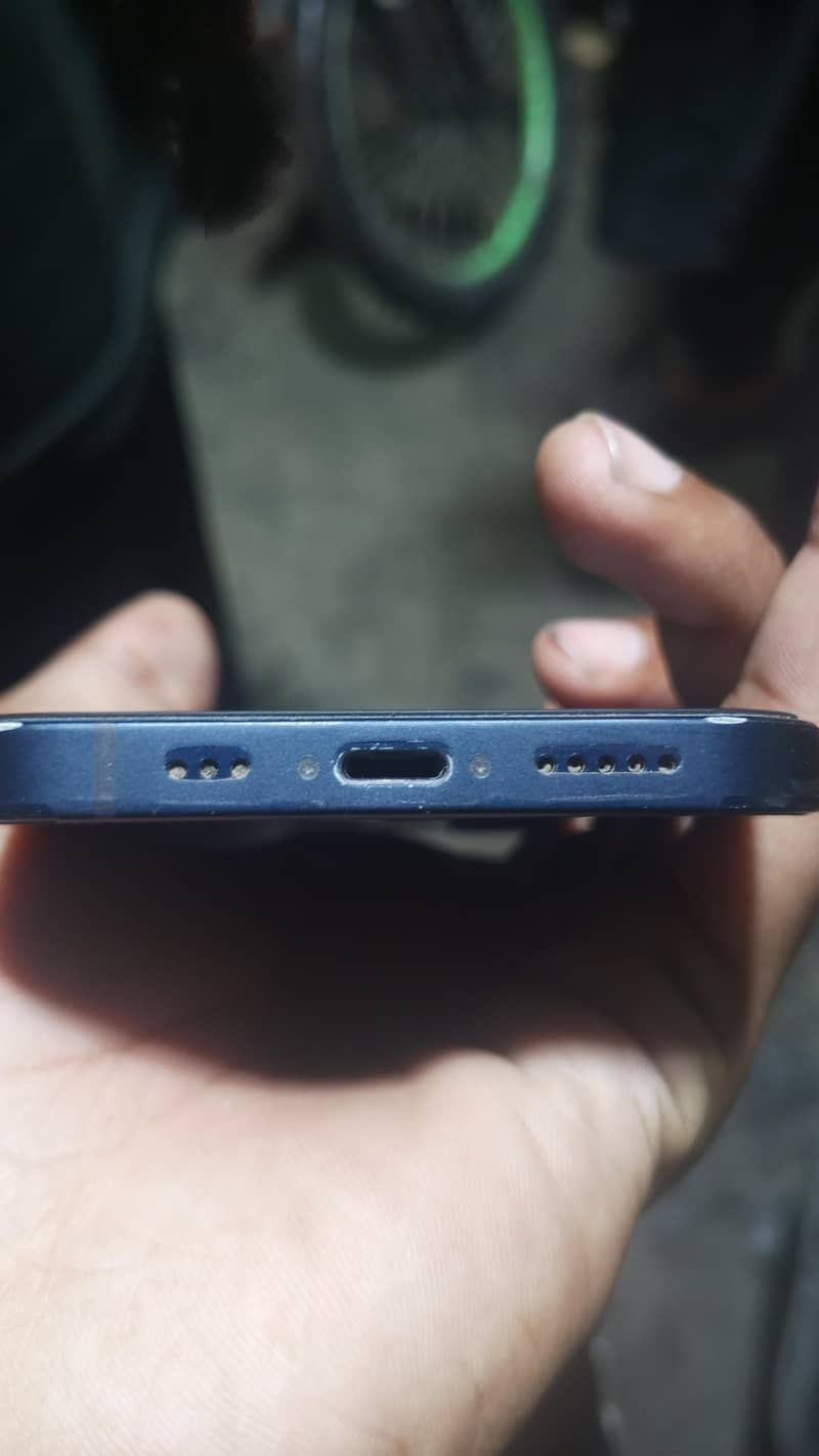 Apple iPhone 12 1