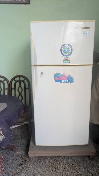 National full size fridge all ok 10/10