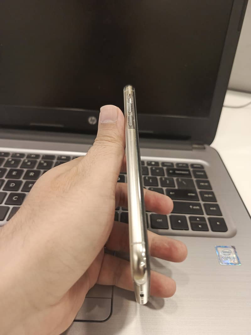 Apple iPhone X 3