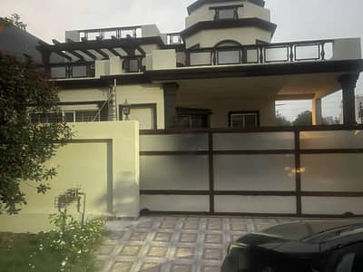 18 Marla House For Sale in Main Cantt