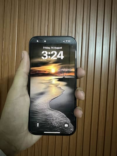 Apple iPhone 16